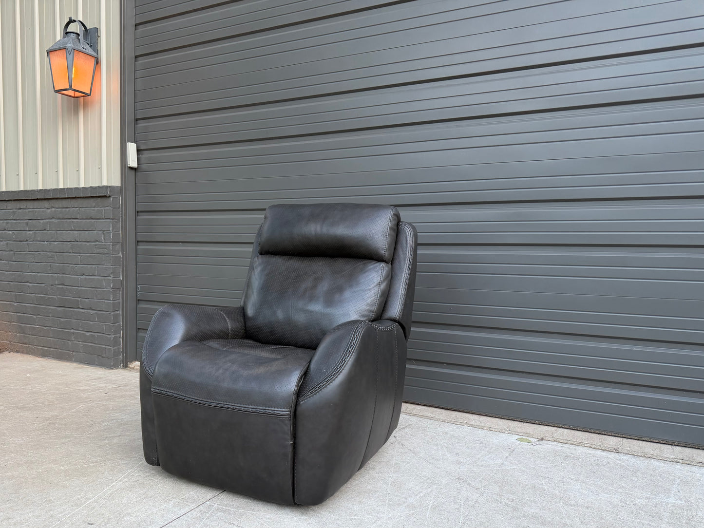 Hooker Power Recliner - $700 Cash Price
