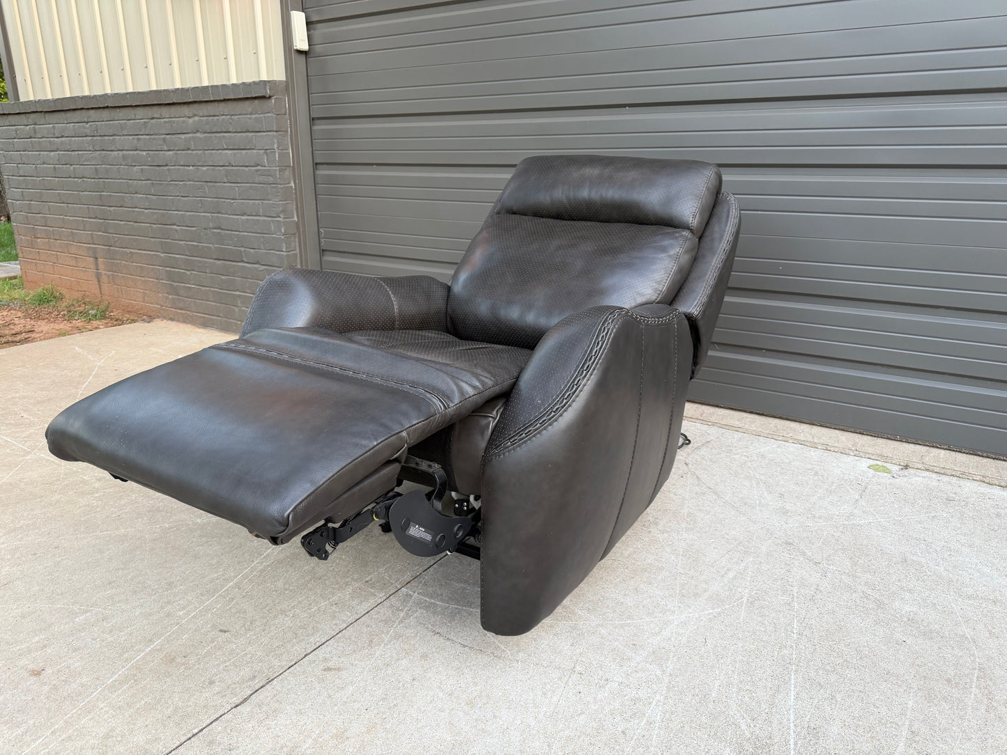 Hooker Power Recliner - $700 Cash Price