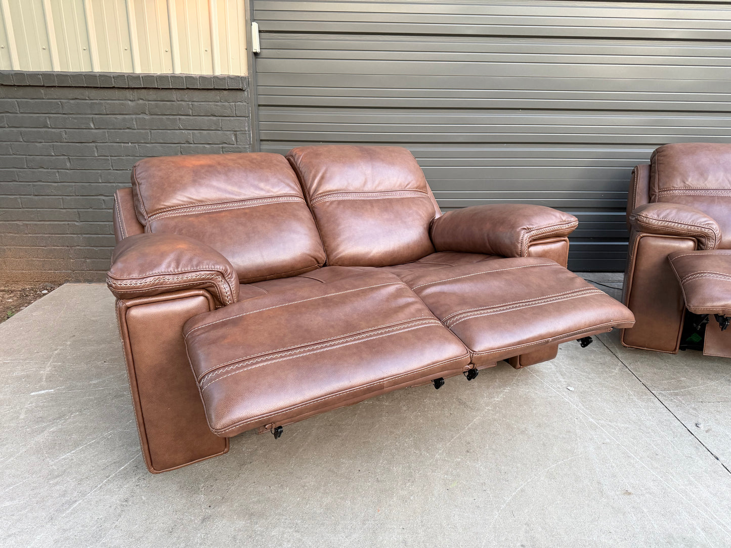 Flexsteel Finwick Leather Power Reclining Set - $2000 Cash Price