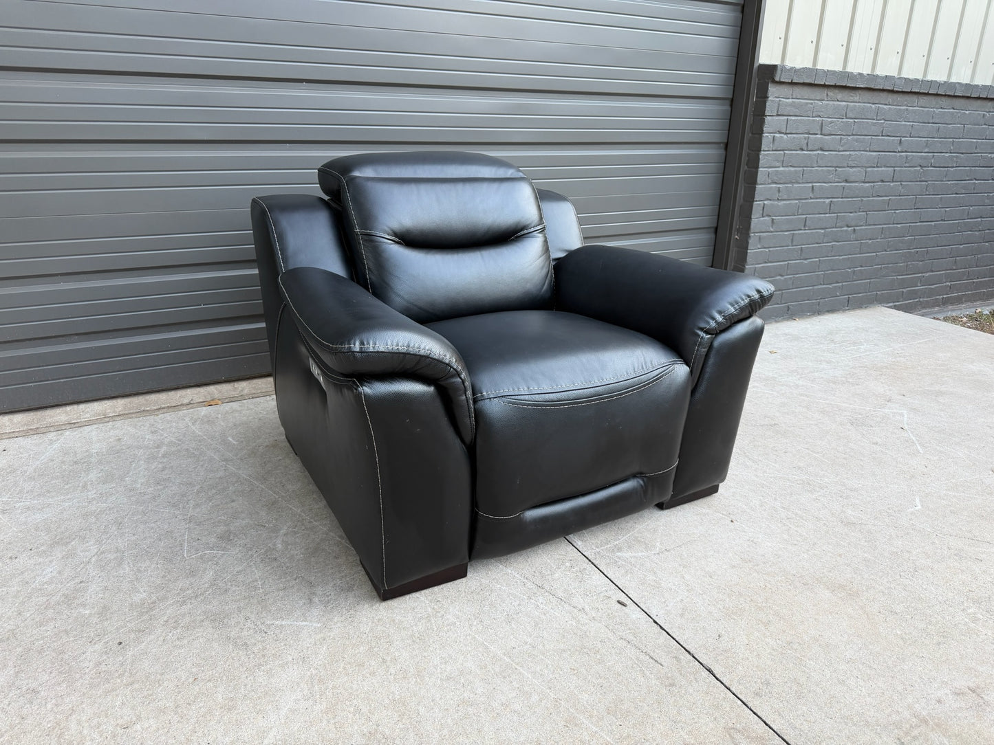 Simon Li Power Reclining Chair - $600 Cash Price