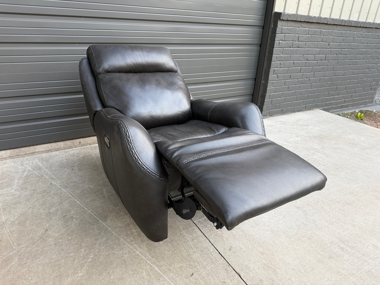 Hooker Power Recliner - $700 Cash Price